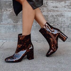Lulus Mags Tortoise Parent Ankle Boots Size 6